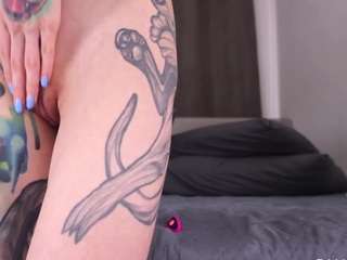 yourfeetmodel — Camsoda recorded stream image, 13.05.2025 01:20