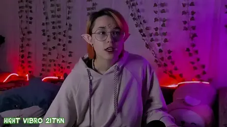 TrickyKitsune — Stripchat recorded stream image, 13.05.2025 11:40
