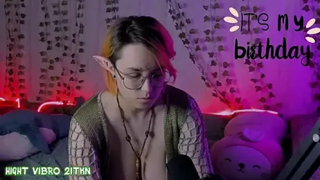 TrickyKitsune — Stripchat recorded stream image, 13.05.2025 11:40