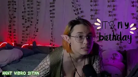 TrickyKitsune — Stripchat recorded stream image, 13.05.2025 11:40