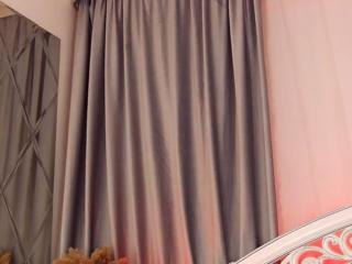 Zoe Niickels — Flirt4free recorded stream screenshot (08 Feb 2025)