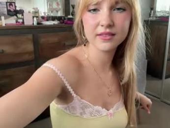 kittengirlxo — Chaturbate recorded stream image, 16.05.2025 02:40