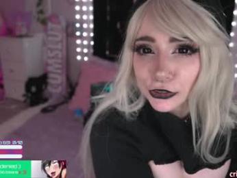 crimsonkitten — Chaturbate recorded stream screenshot (17 May 2025)