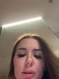 Alina_Vibe_Me — Stripchat recorded stream image, 17.05.2025 23:30