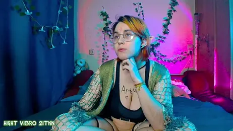 TrickyKitsune — Stripchat recorded stream image, 18.05.2025 12:50