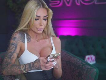 RaquelleVon — Bongacams recorded stream image, 18.05.2025 15:10
